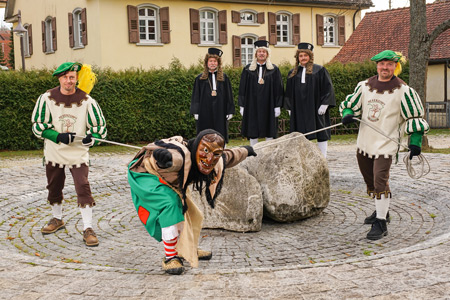 Unholda, Landsknechte und Richter